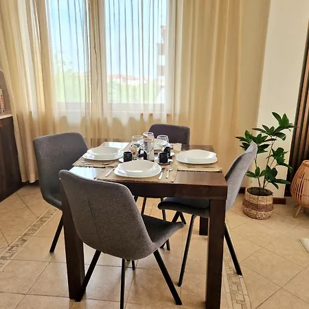 Daire Cozy Apartmnet In Luxury In *